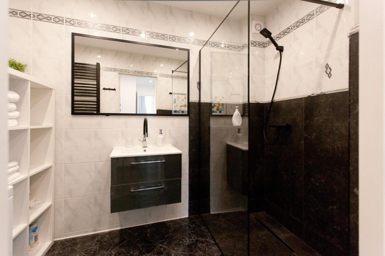 Uroczy Apartament Rzeczna โควอบเซก ภายนอก รูปภาพ